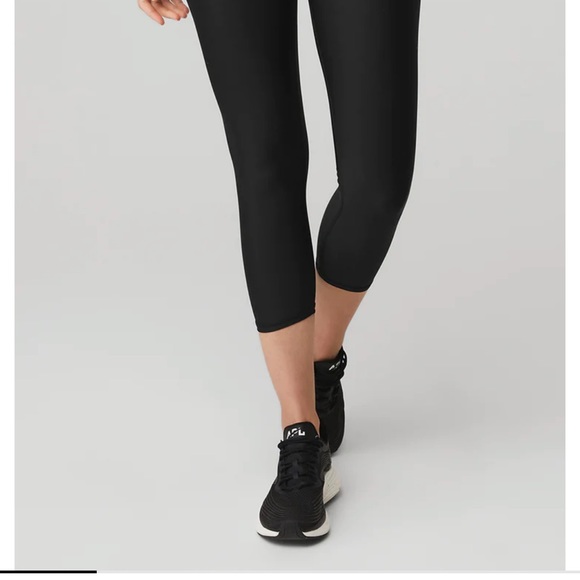 Alo Yoga Airlift high-waist conceal-zip capri. Like new - Picture 11 of 12